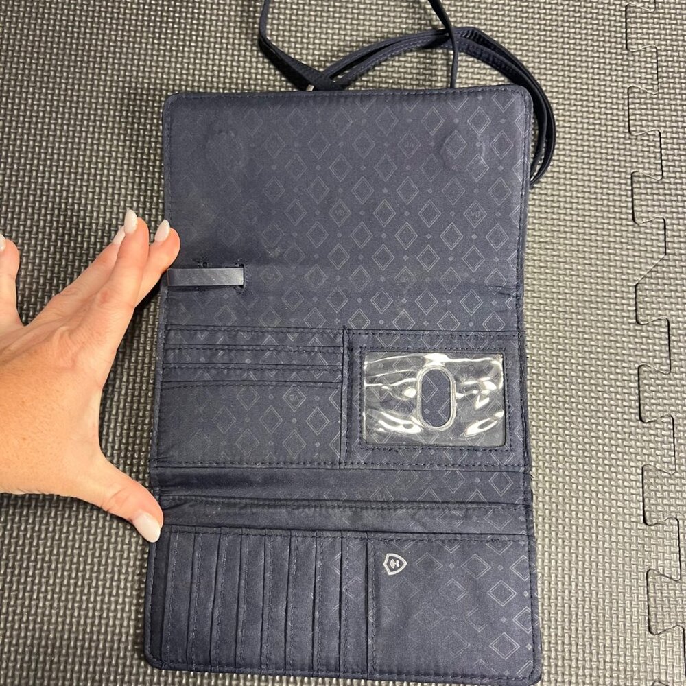 Vera Bradley Navy Quilted Crossbody Wallet With Adjustable Strap & Multiple Card - Picture 4 of 4